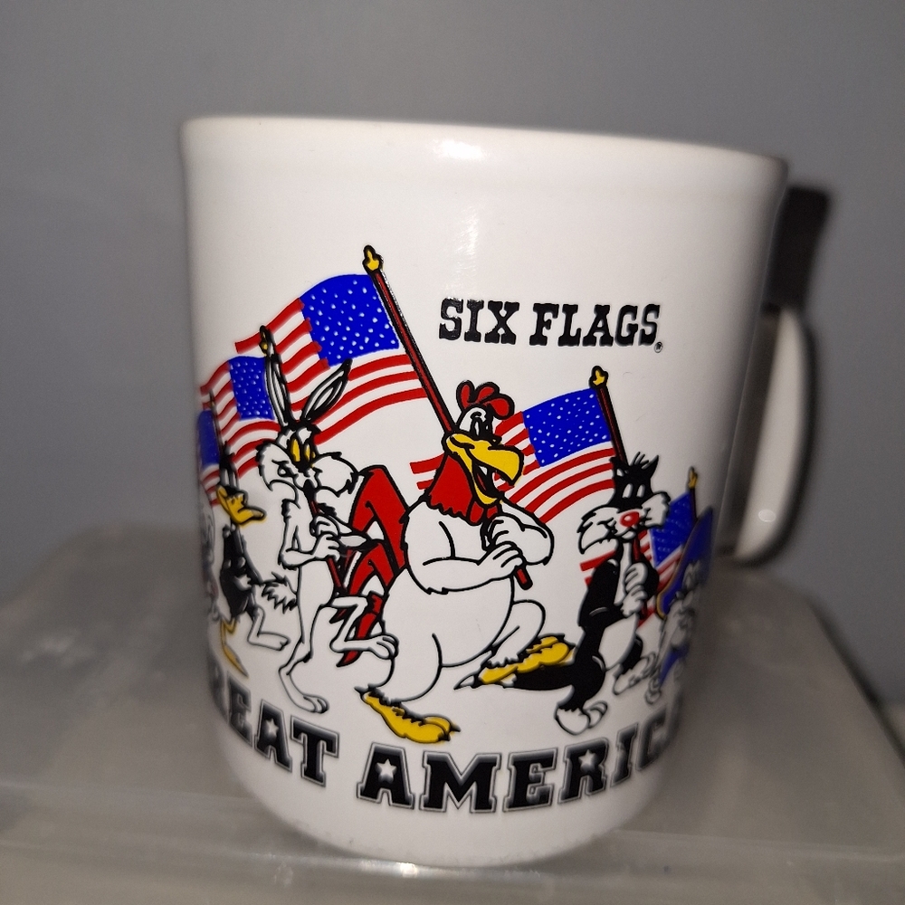 Vintage Six Flags Great America Mug Cup England Ceramic‎ Warner Bros 1985 Looney - Picture 4 of 9